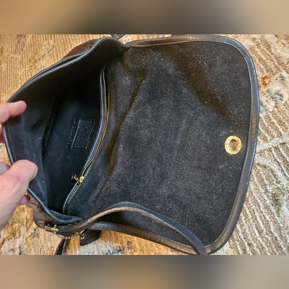 Vintage Coach classic city bag crossbody. Excellent condition! - Picture 5 of 7